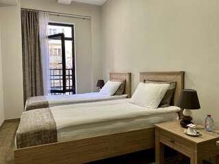 Отель Nizami Street Hotel Баку Просторный двухместный номер с 2 отдельными кроватями-1