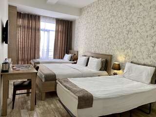 Отель Nizami Street Hotel Баку Четырехместный номер-2